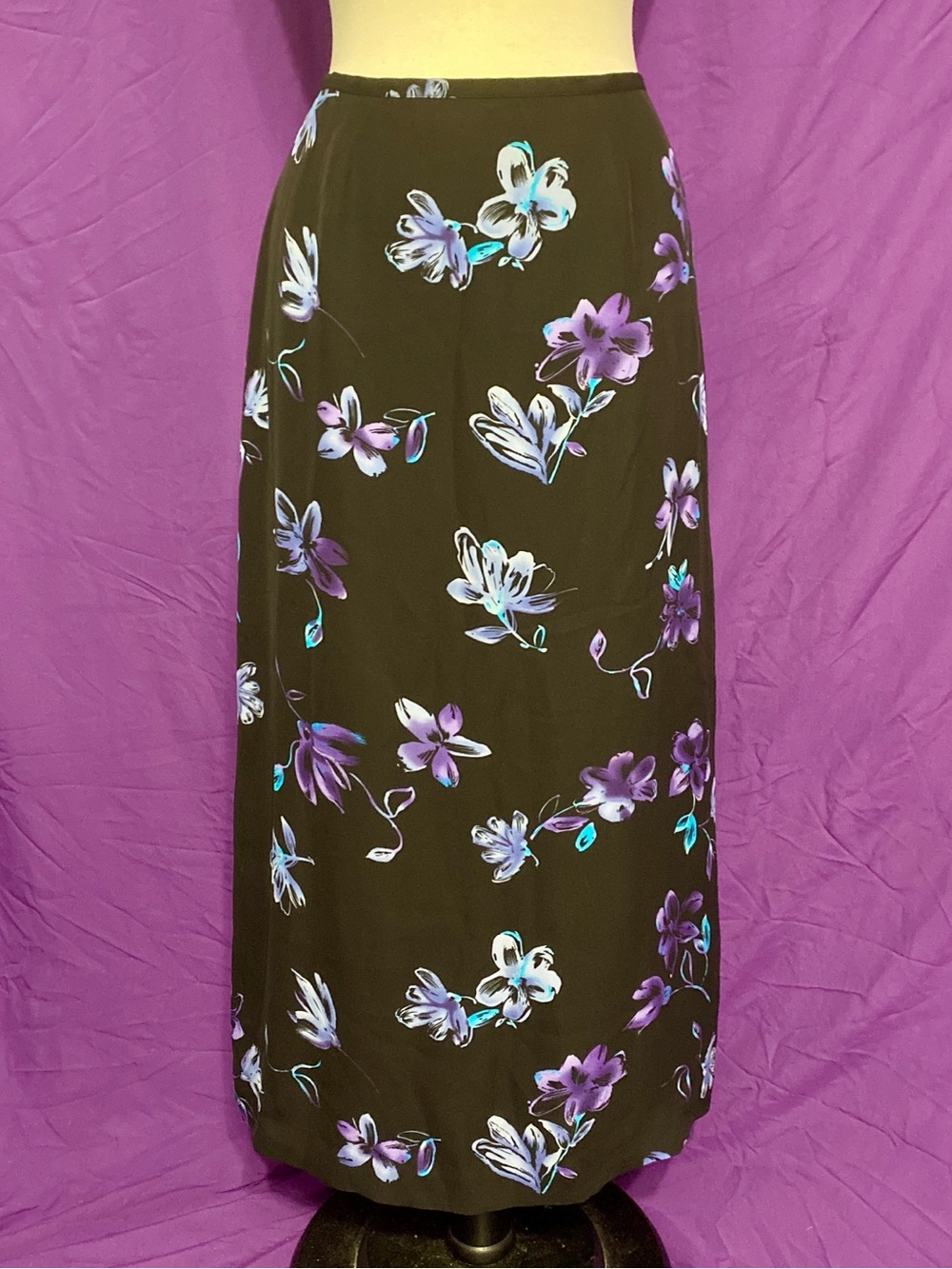 Vintage Y2K Petite Sophisticate Purple & Blue Floral Black Maxi Skirt. Size 8.